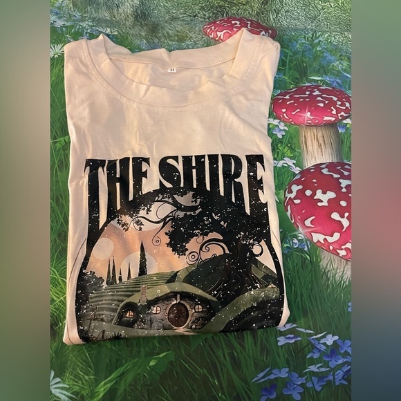 The Shire, Home of the Hobbits Tee, Almond, Size Medium, NWOT 🧌🚪 - Picture 8 of 12